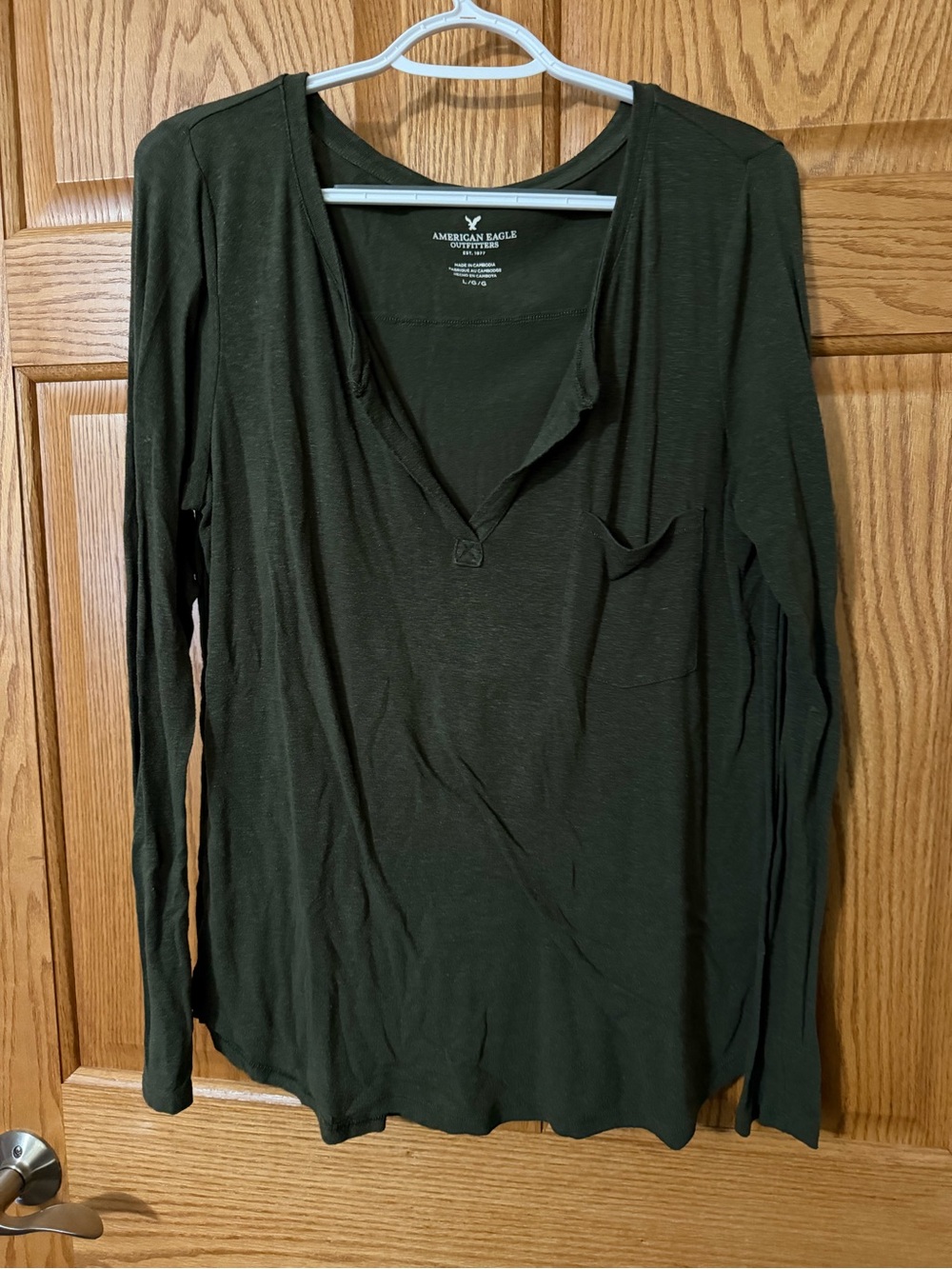 American Eagle Outfitters Olive Green Long Sleeve V-Neck Henley